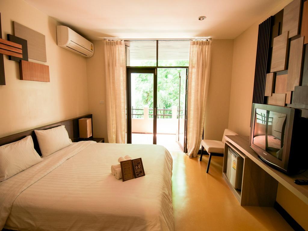 Hotel Baan Chumphon Pathio Zewnętrze zdjęcie