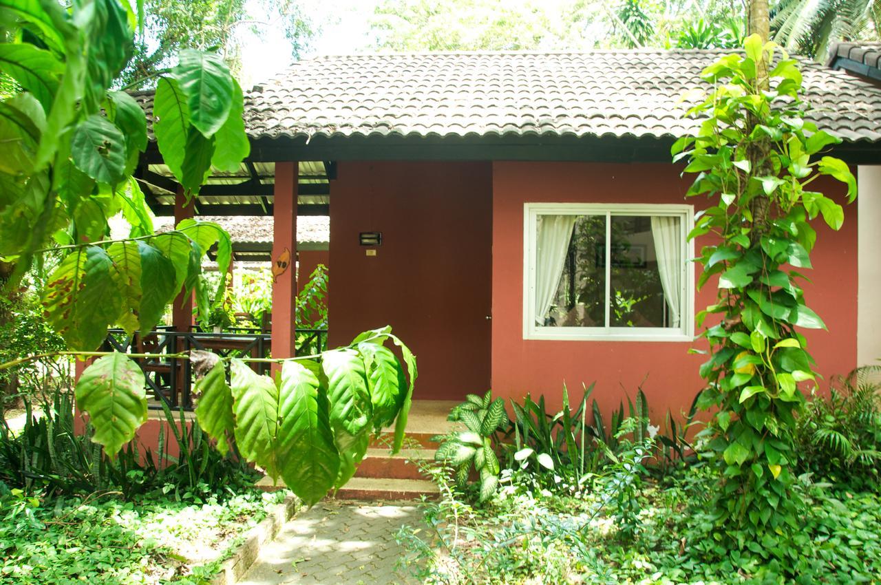 Hotel Baan Chumphon Pathio Zewnętrze zdjęcie