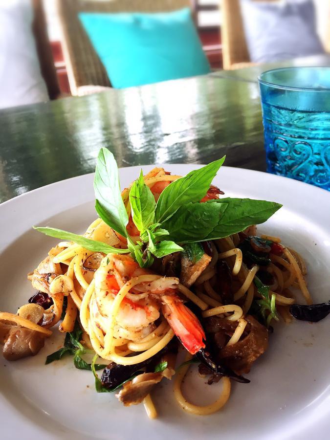Hotel Baan Chumphon Pathio Zewnętrze zdjęcie